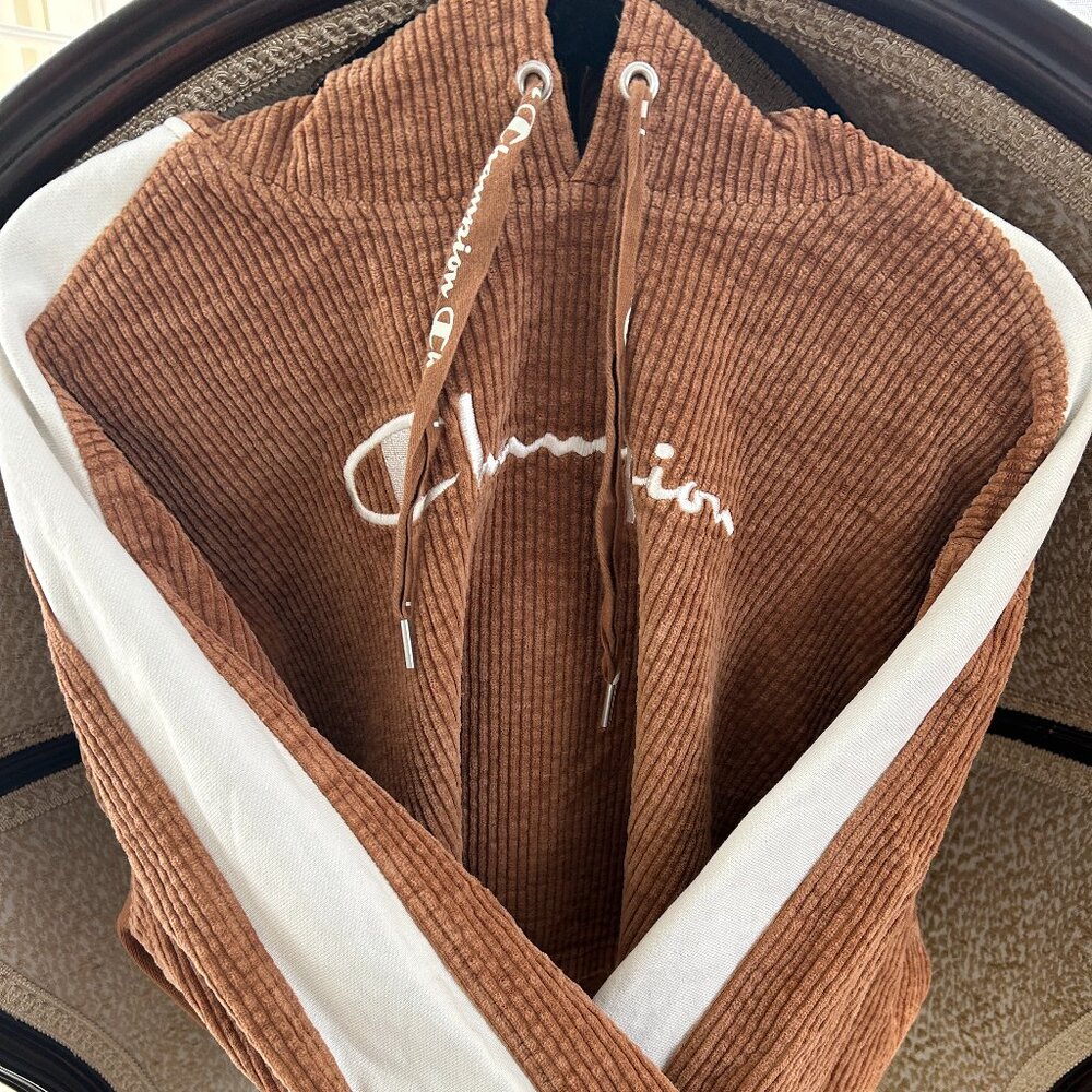 Champion Women’s Cropped Corduroy Hoodie Size Large